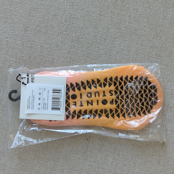 New Pointe Studio Grip Socks - Picture 2 of 2